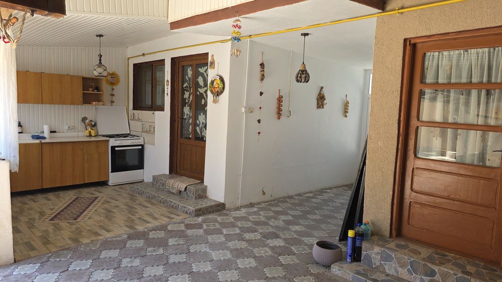 Casa locuibila,  sat Ghirdoveni, la 2 min de Moreni