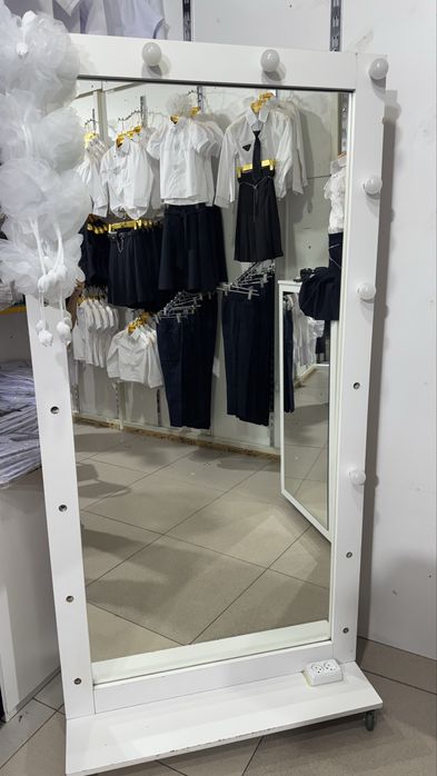 Продам зеркало в хорошем состоянии