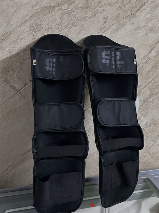 Боксови ръкавици и протектори за крака – SZ