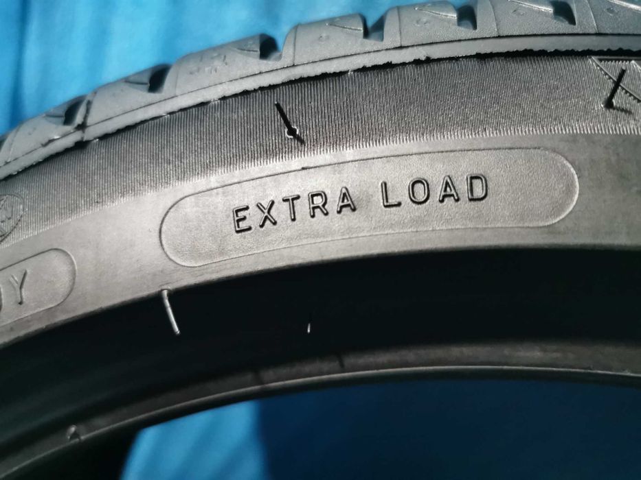 275/35 R19 - michelin runflat 2 bucati