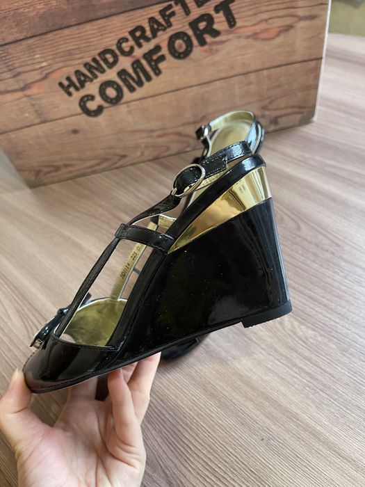 Туфли. Женская обувь