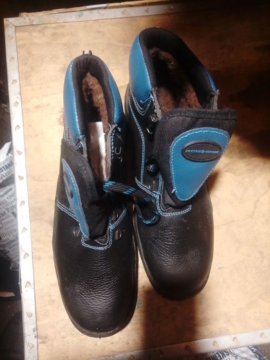 Продам спец обувь