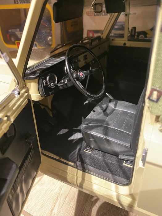 ARO 240 machetă auto scara 1:8