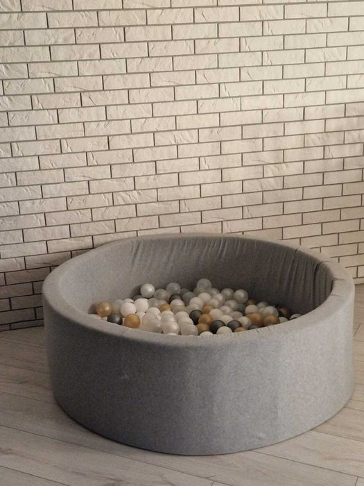 Сухой бассейн  с шариками