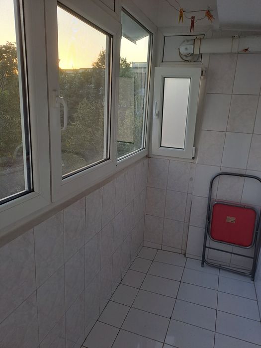 Inchiriez ap 2 camere zona centrala