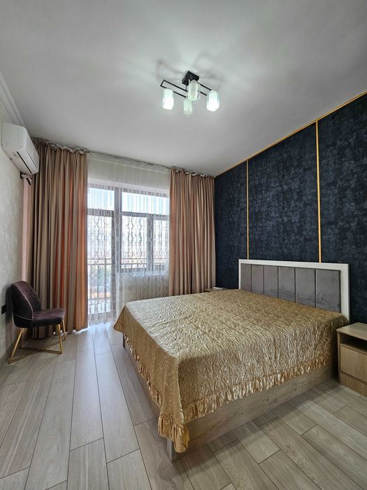 Буюк Ипак Йули. 2/9/10. Новостройка Silk Road.