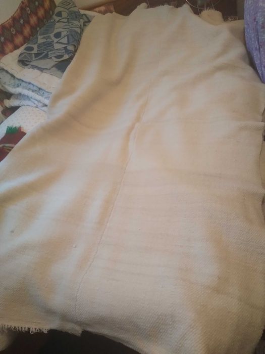 Вълнени ръчно тъкани одеала