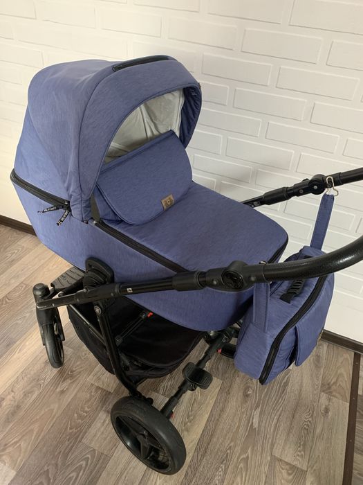 Продам коляску Adamex Reggio 2 в 1