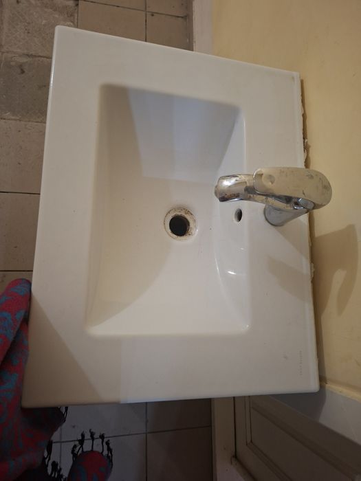 Раковина с тумбой