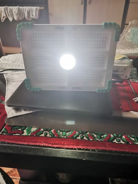 Lampa solara portabila