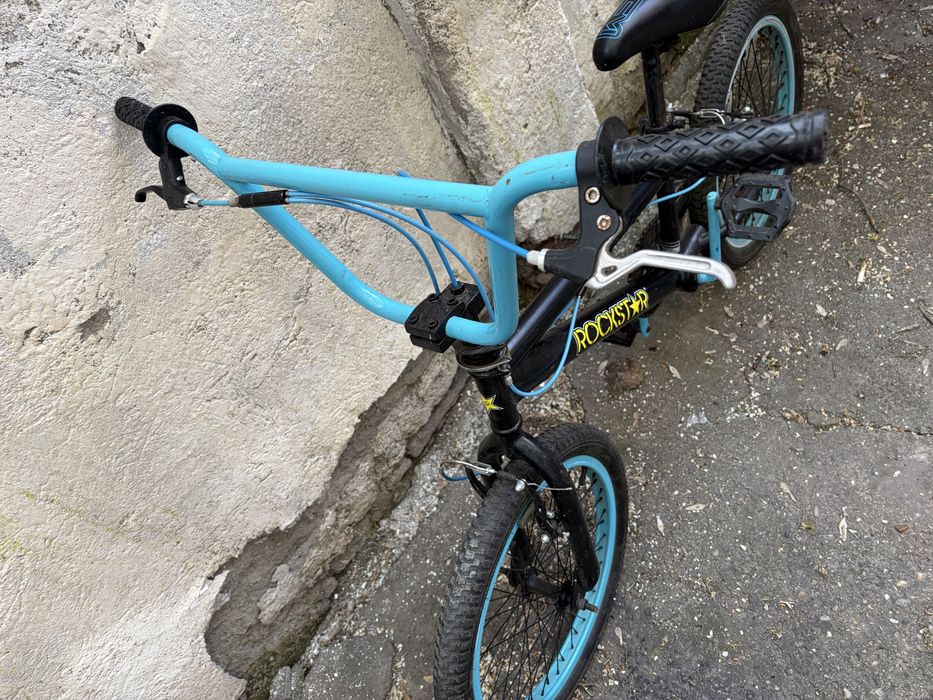 Bicicleta bmx 250 lei.