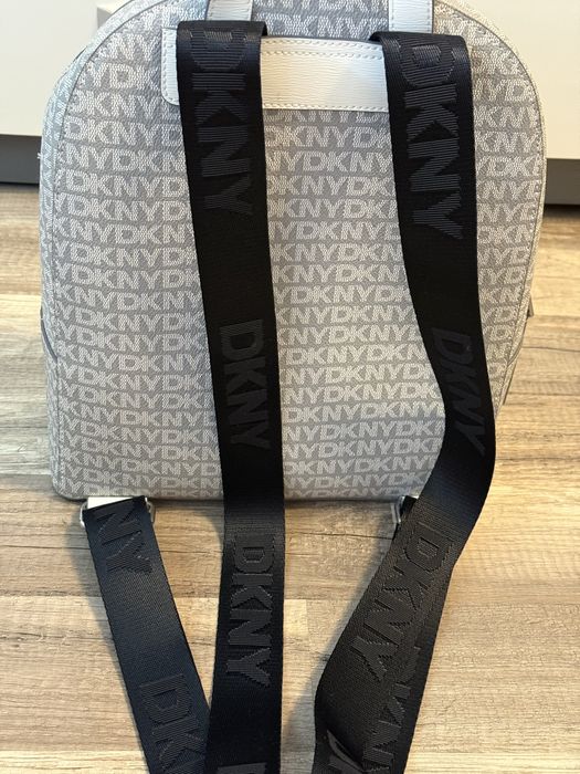 Дамска раница DKNY
