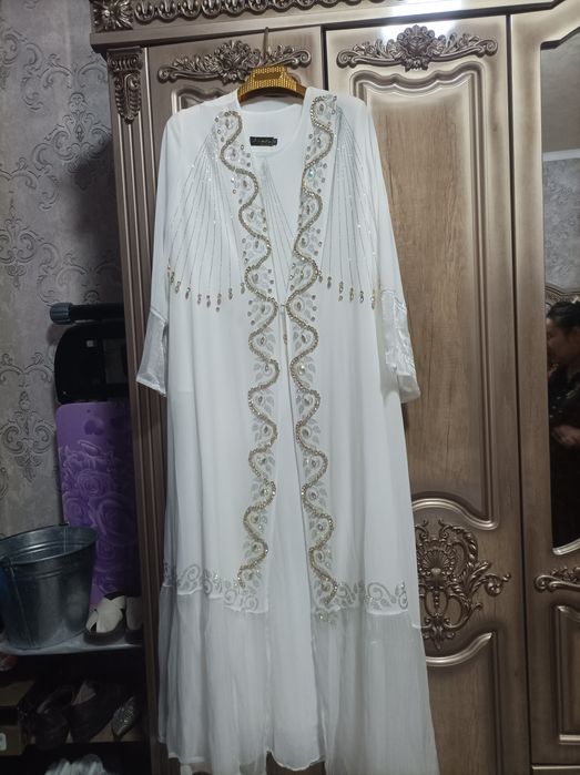 Toʻy libosi sotiladi