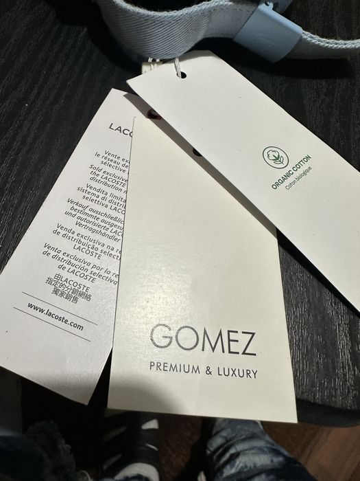 Lacoste hat не е носена