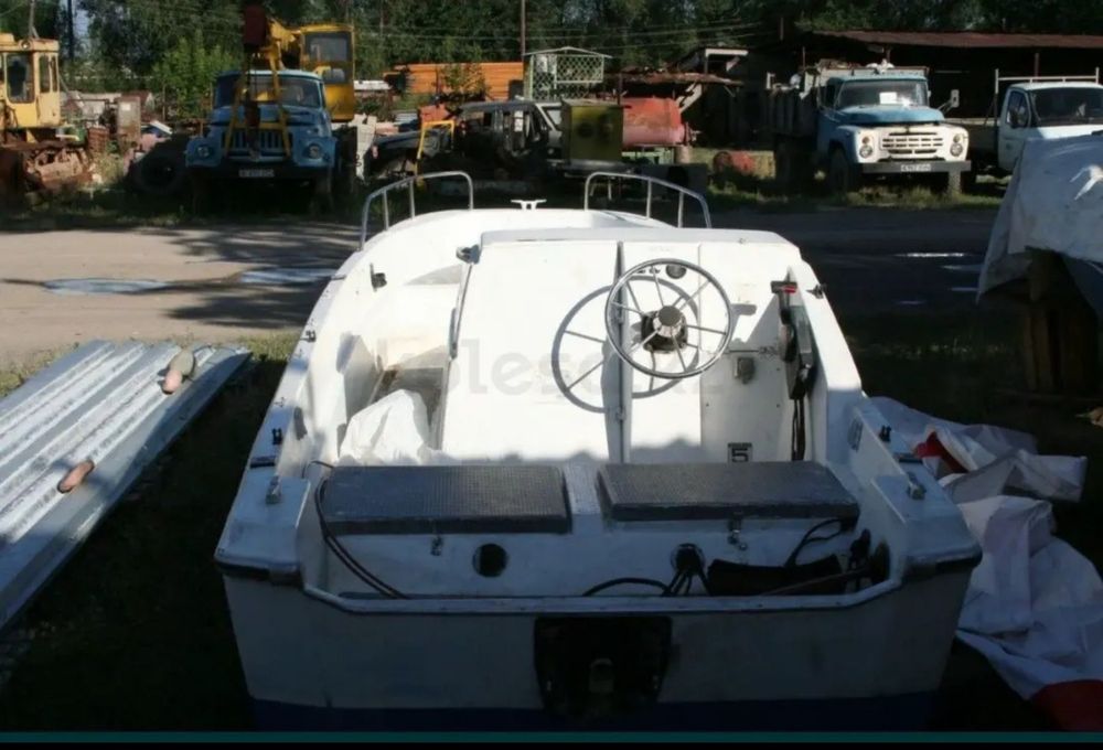 Катер.            .