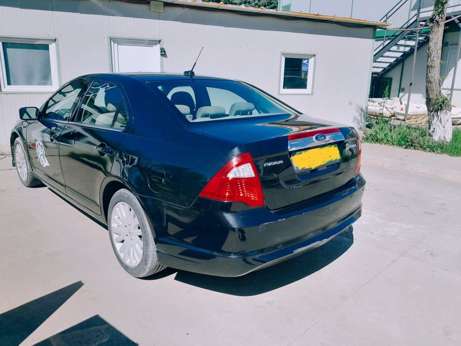 Ford Fusion Hybrid model foarte rar