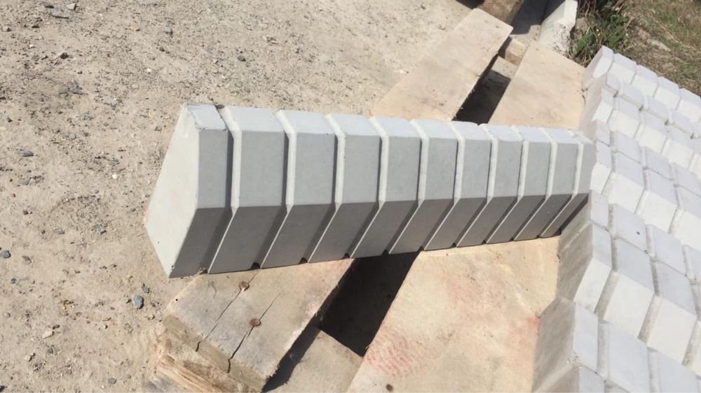 Поребрик, бордюр, брусчатка