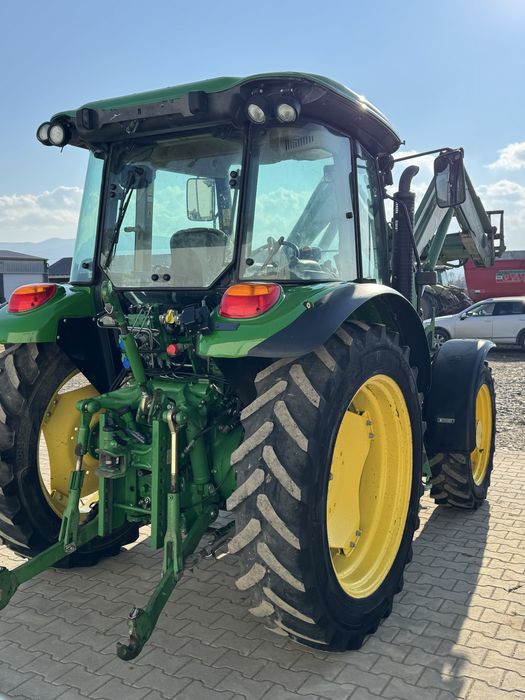 Tractor John Deere 5085M cu  incărcător frontal