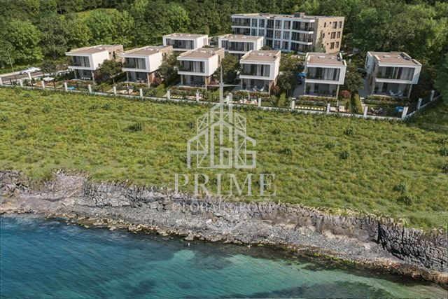 Двустаен апартамент в новостроящ се комплекс в кв. Крайморие, гр. Бур