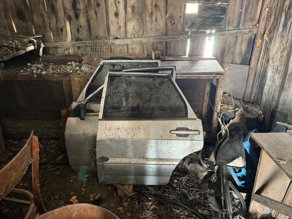 Двери и копот  на машину 2114 село  буркотово