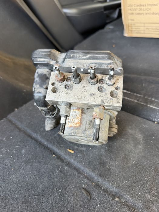 ABS помпа / ESP модул за Nissan X-Trail T31