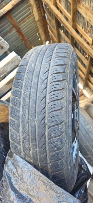 Продам  резину с дисками