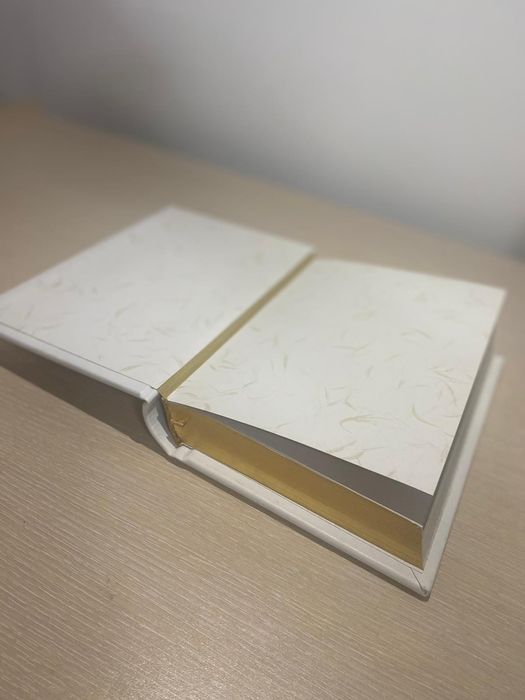 Biblia în piele naturala