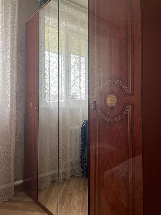 Продам спальный гарнитур