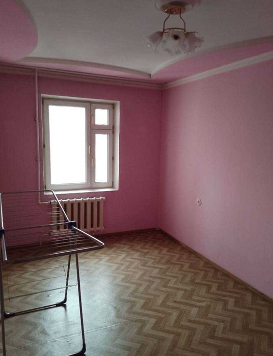 B Ойбек 3в4/7/9  Cpoчно Банковская 153м2