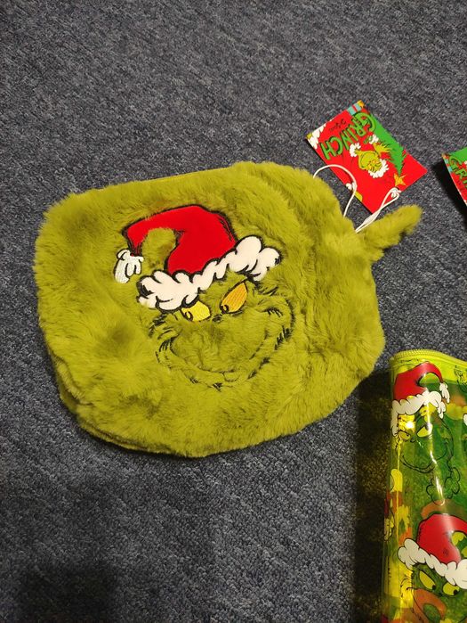 Чантичка и несесер Sinsay Grinch, пухкава чантичка, прозрачен несесер