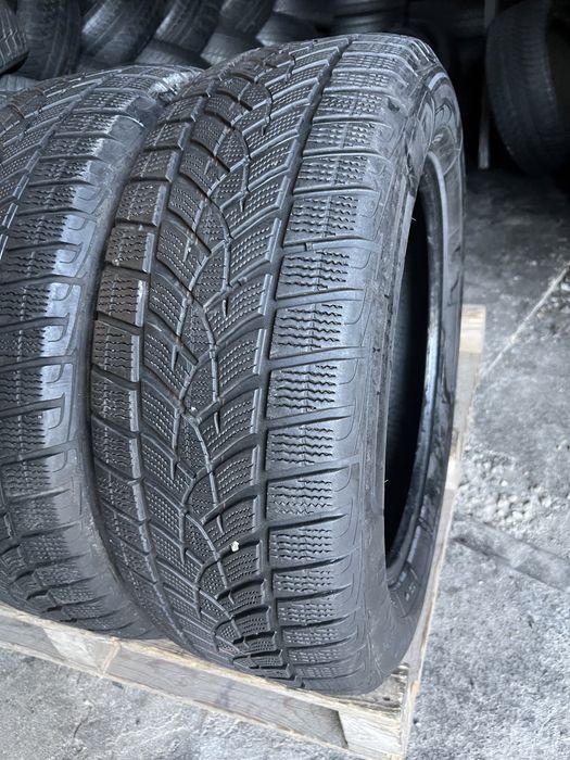 2 anvelope de iarna 235/60/18 Goodyear DOT 2021!