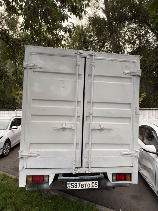 Продам грузовик 3т исузу      .