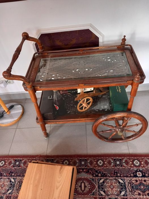 Vand ghiridon și suport sticle cu vin