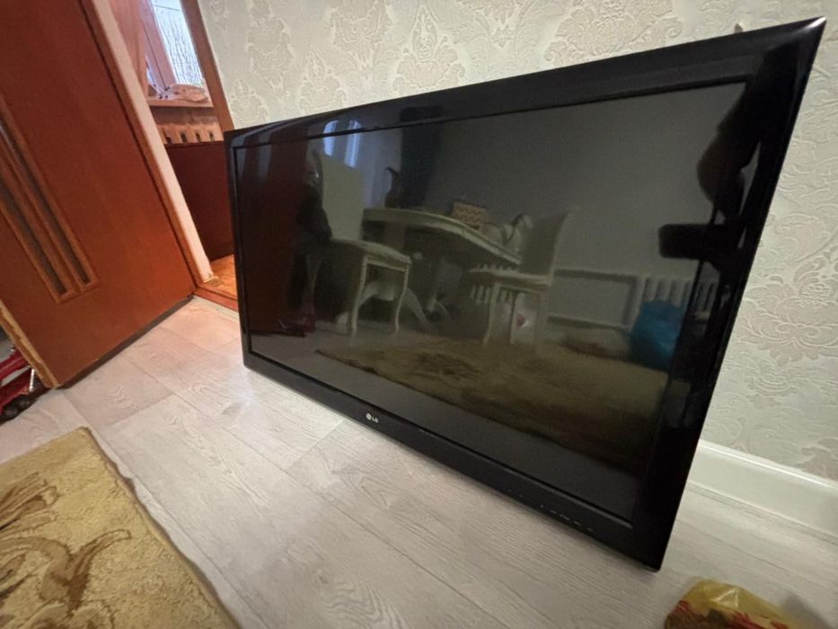 Продам телевизор LG