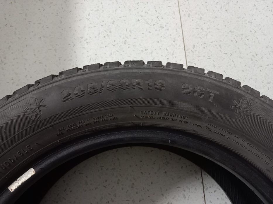 Зимние шины 205/60R16