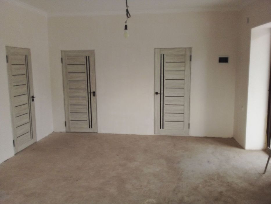 Уй сотилади. 12 соток.