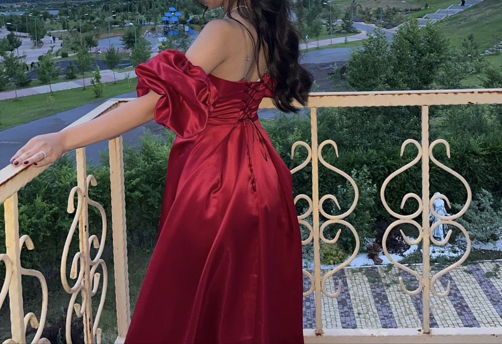 Красное платье вечерние