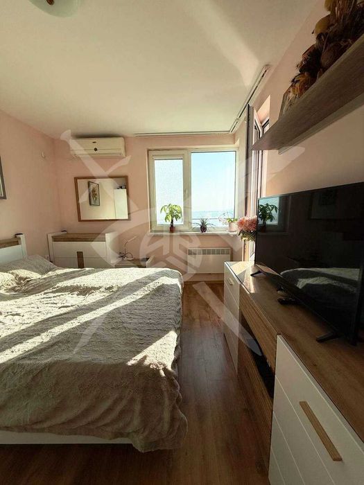 Тристаен - Свети влас