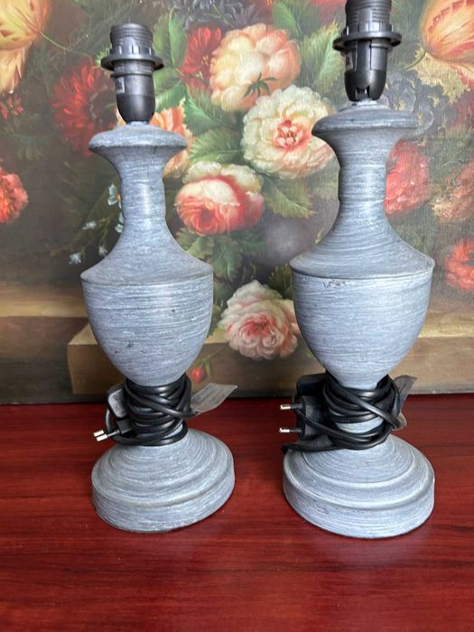 A268 33cm H, 2 veioze Ca set