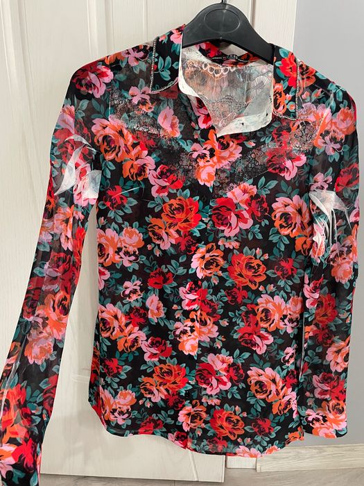 Риза на Guess с флорални мотиви