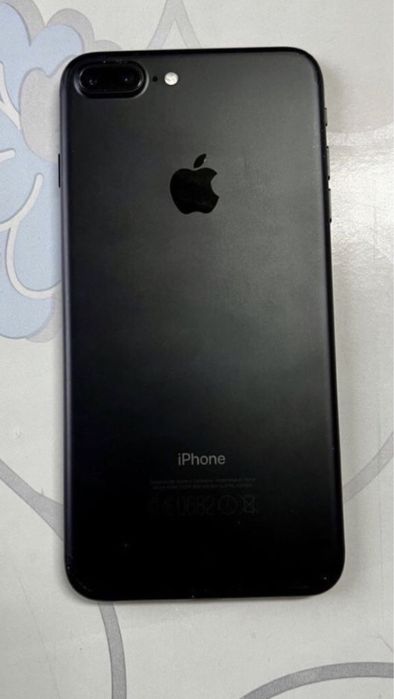 Айфон 7+  128 гб сост идеалный