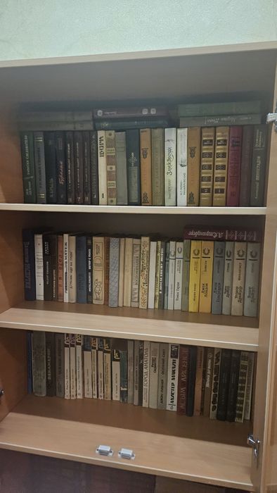 Продаю книги срочно