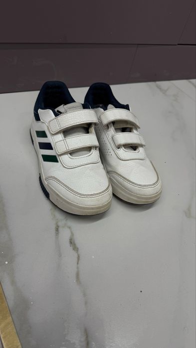 Кроссовки adidas