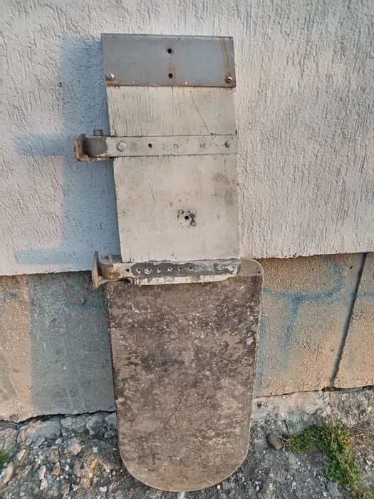 Vând cârma completă