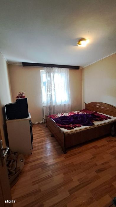 Agigea, 3 Camere Decomandat 2 Bai, Centrala Gaz, 70 Mp. Parcare, Boxa