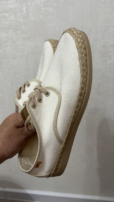 Продам макаси, кеды