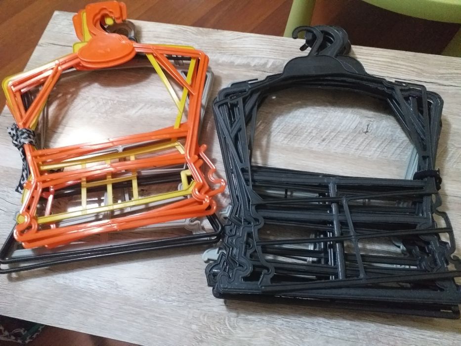 Пластмассовые плечики