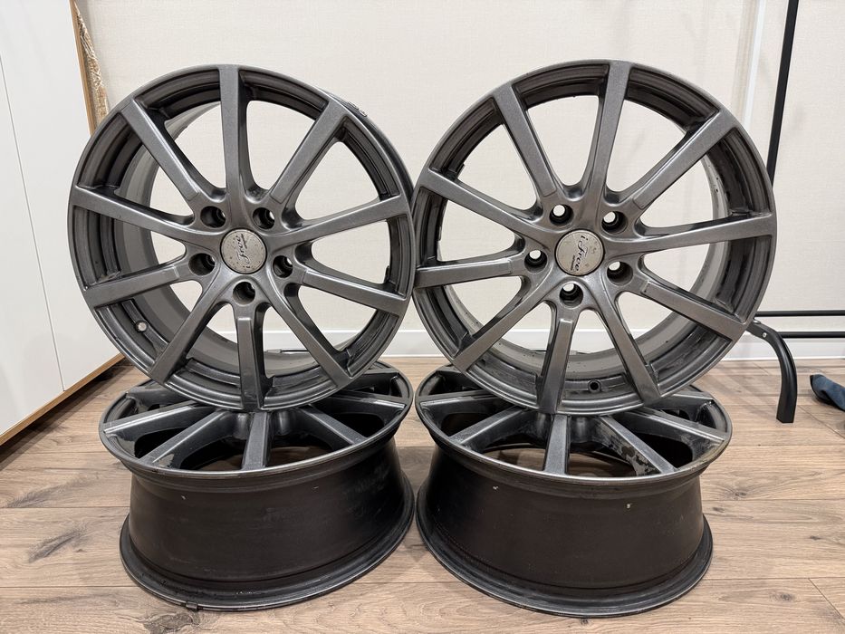 Продается диски R17  в отличном состоянии