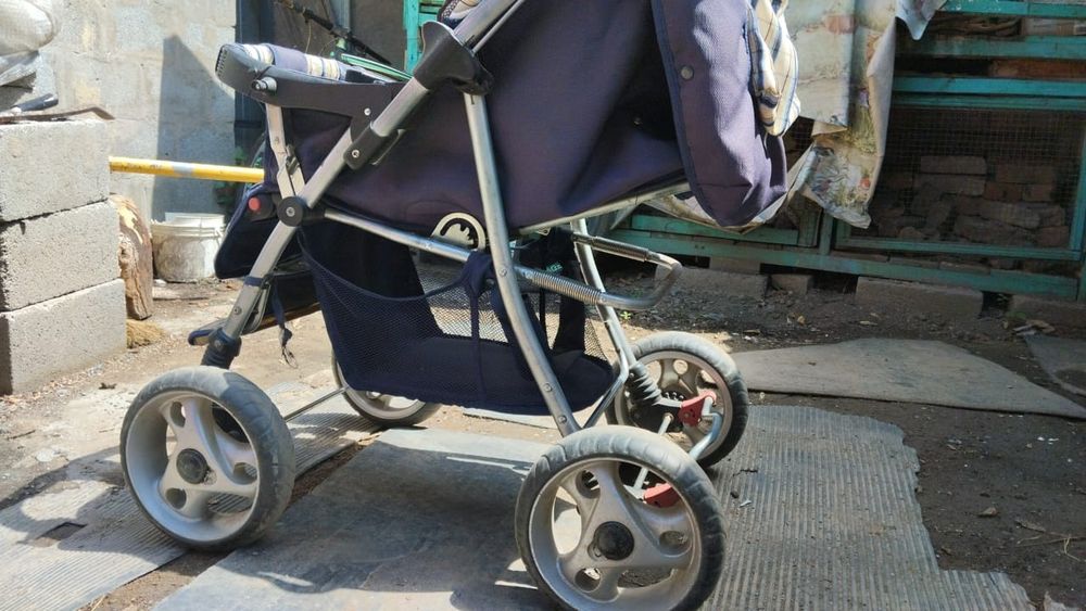Продам коляску зимнюю
