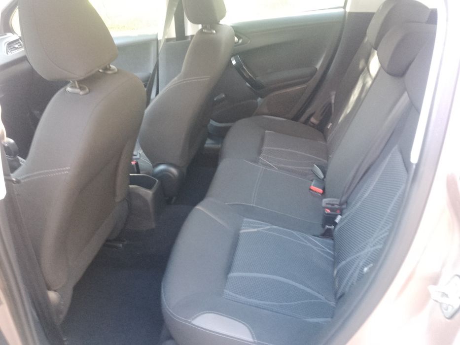 Peugeot 208 1,2 /24000km